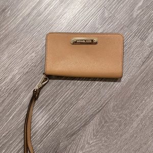 Brown Micheal kors wristlet